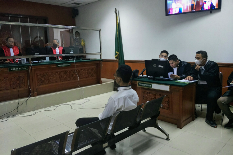 Terdakwa Syamsul Ma'arif saat menjalani sidang kasus peredaran narkoba yang dikendalikan Irjen Pol Teddy Minahasa di Pengadilan Negeri Jakarta Barat, Rabu (1/2/2023).