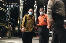 Hakim PN Surabaya yang Ditangkap, Itong Isnaeni Hidayat, Tiba di Gedung KPK