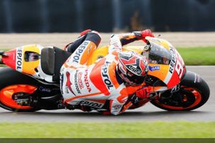 Pebalap Repsol Honda asal Spanyol, Marc Marquez, memacu motornya di Sirkuit Indianapolis Motor Speedway pada sesi pemanasan GP Indianapolis, Minggu (10/8/2014).