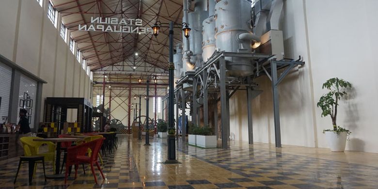 Pabrik Gula Colomadu di Karanganyar, Jawa Tengah, Kamis (22/3/2018) yang direvitalisasi oleh PT Sinergi Colomadu menjadi tempat wisata dan kawasan komersial. Kini namanya berubah menjadi De Tjolomadoe. 