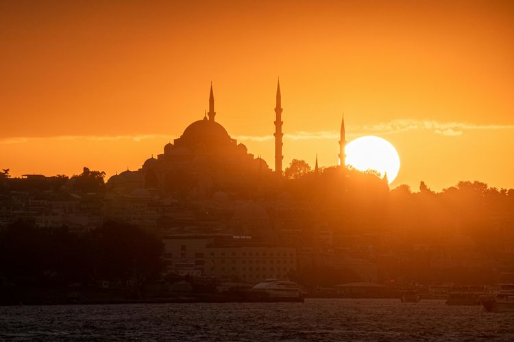 Jadwal buka puasa dan shalat Yogyakarta hari ini