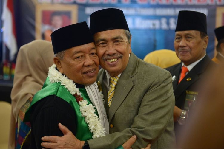 Gubernur Riau (Gubri) Syamsuar saat menghadiri acara Wisuda Purnabakti Ketua PTA Pekanbaru Harun di Hotel Pangeran Pekanbaru, Senin (7/8/2023).