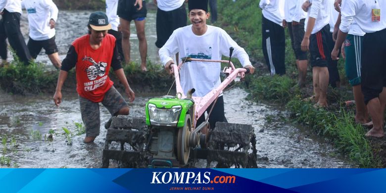 Realisasikan Janji Presiden Jokowi, Kementan Salurkan Bantuan Hand Tractor ke Sumba Tengah