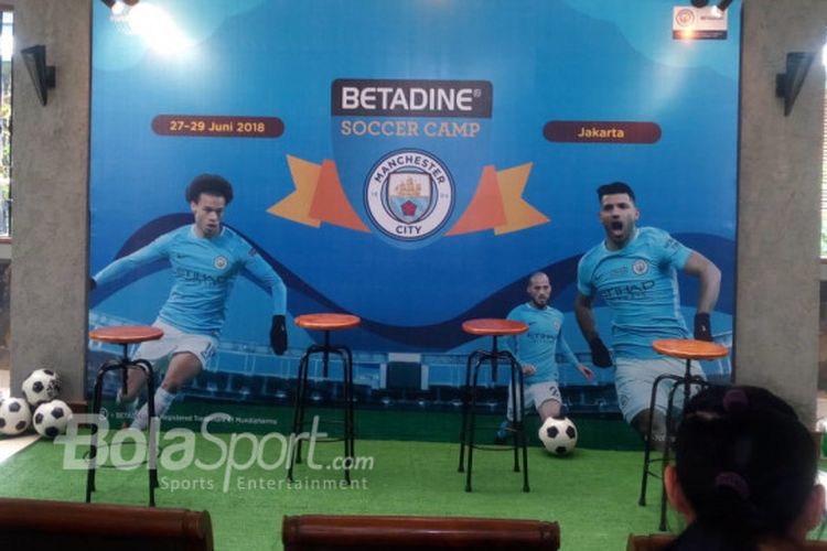 Betadine bersama Manchester City menggelar konferensi pers di Plataran Menteng, Jakarta, Kamis (28/6/2018), dalam rangka event Betadine Soccer Camp yang digelar tiga hari di Jakarta pada 27-29 Juni 2018.