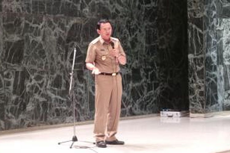 Gubernur DKI Jakarta Basuki Tjahaja Purnama memberi pengarahan kepada pejabat SKPD DKI, di Balaikota, Rabu (31/12/2014).
