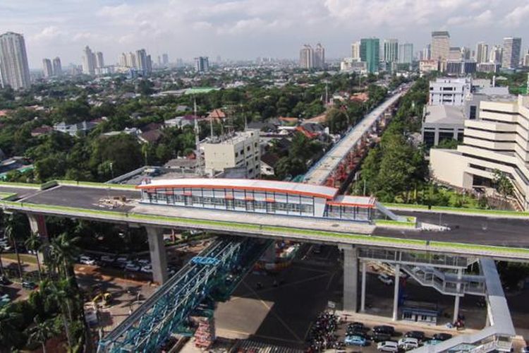 Halte transjakarta CSW di Koridor 13, rute Ciledug - Kapten Tendean, Jakarta, Rabu (18/1/2017). Jalur transjakarta sepanjang 9,3 kilometer ini akan dilengkapi 12 halte dan direncanakan beroperasi mulai Juni 2017.
