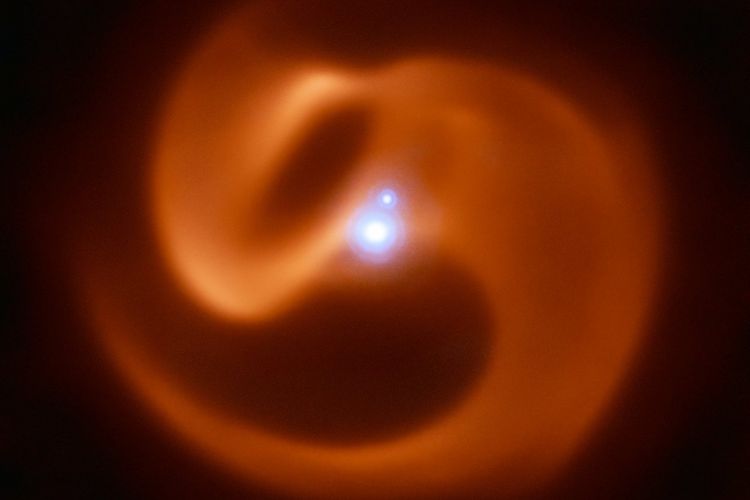 Inilah rupa sistem bintang biner masif Apep (namanya diambil dari nama dewa ular Mesir kuno) yang bisa menciptakan ledakan sinar gamma di galaksi kita. 