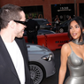 Kim Kardashian Pamer Kuku Akrilik dengan Inisial Nama Sang Kekasih