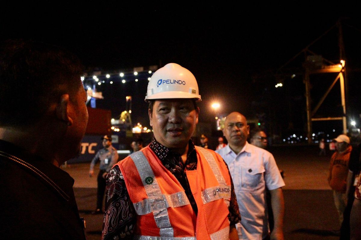 Wagub Sulut Steven Kandouw dalam acara Pelayaran Perdana Cargo SITC Container Lines MV. SITC Batangas VOY.2403 N dan Pelepasan Ekspor Langsung Sulawesi Utara ke Asia Timur di Pelabuhan Peti Kemas, Kamis (8/2/2024).