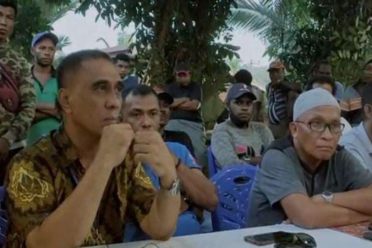 Tim Kuasa Hukum pasangan calon, Ali Ibrahim Bauw - Yohanis Manibuy, (AYO) Yoldi.