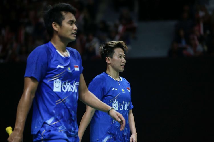 Ganda campuran Indonesia, Tontowi Ahmad/Liliyana Natsir, bertanding melawan ganda campuran Malaysia, Peng Soon Chan dan Liu Yin Goh pada pertandngan semifinal Daihatsu Indonesia Masters 2019 di Istora Senayan, Jakarta, Sabtu (26/1/2019).