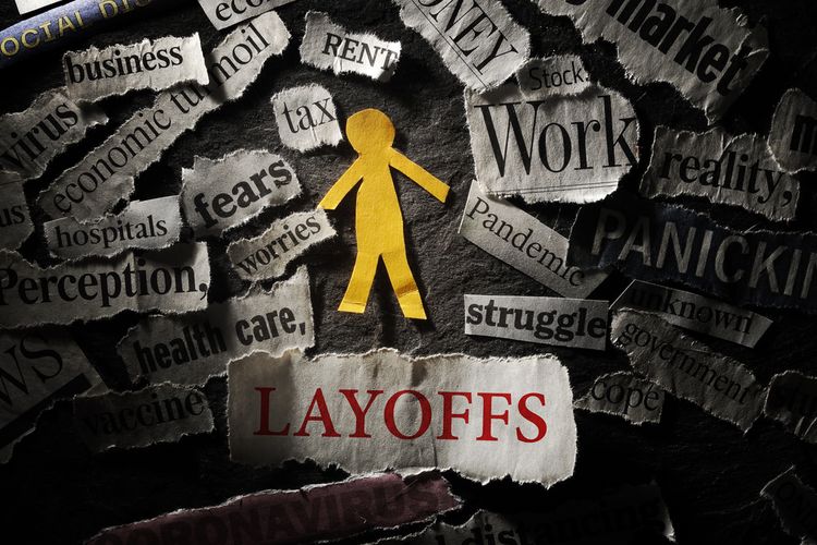 Ilustrasi silent layoff, kenali apa itu silent layoff, tanda-tanda, dan cara menghadapinya. 