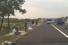 Hati-hati Banyak Pedagang Dadakan di Pinggir Tol Pejagan