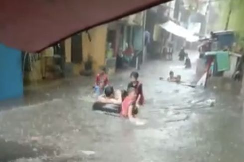Kampung Belakang Mal Gancit Kebanjiran, Warga: Kali Grogol Meluap, Banjir 1 Meter