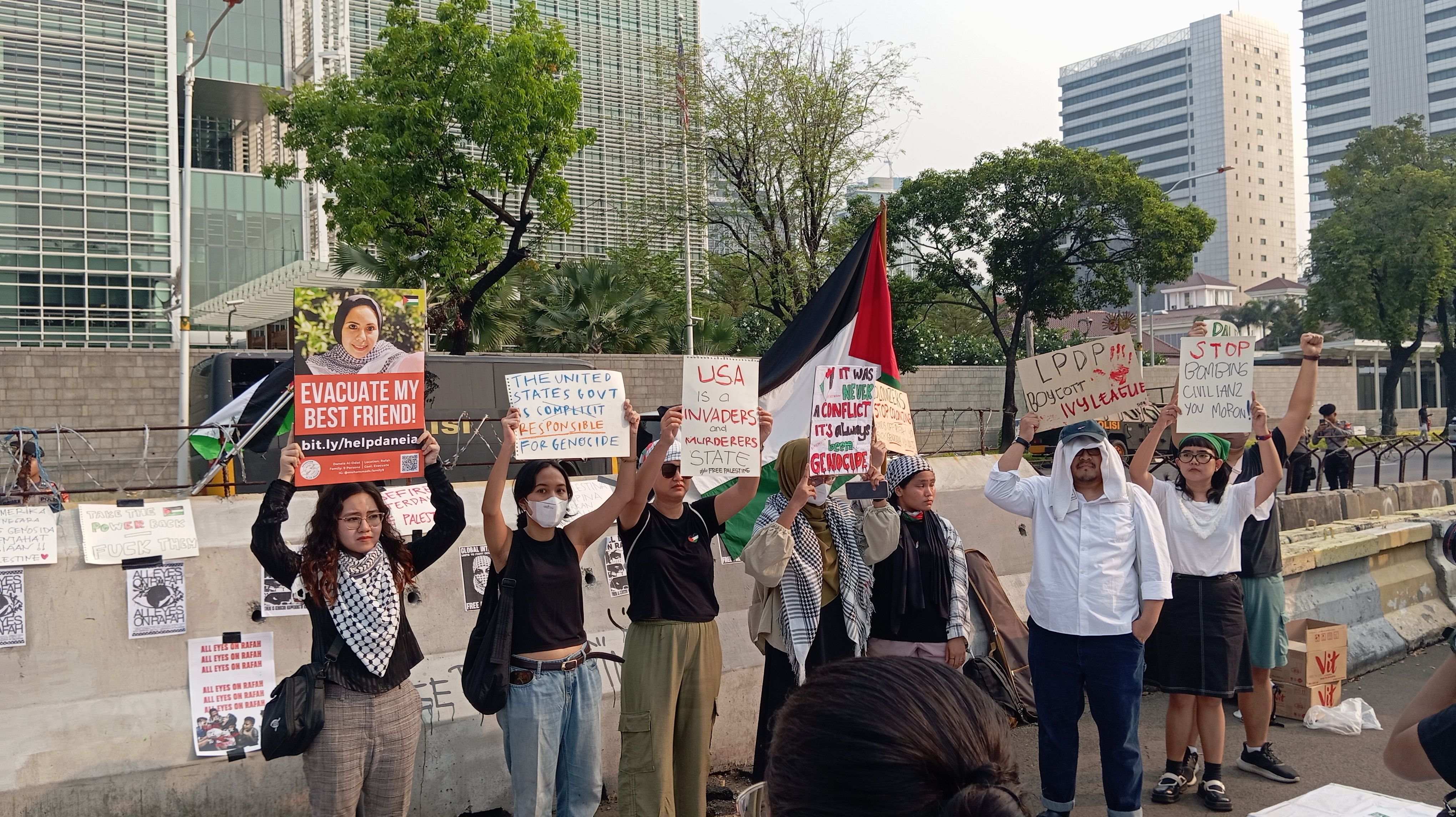 Massa Unjuk Rasa di Depan Kedubes Amerika Serikat, Suarakan Solidaritas untuk Palestina