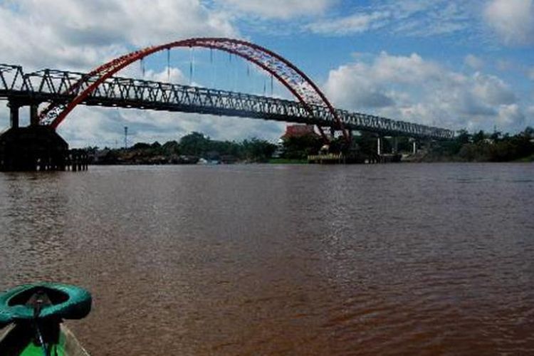 Jembatan Kahayan, Palangkaraya, Kalimantan Tengah.
