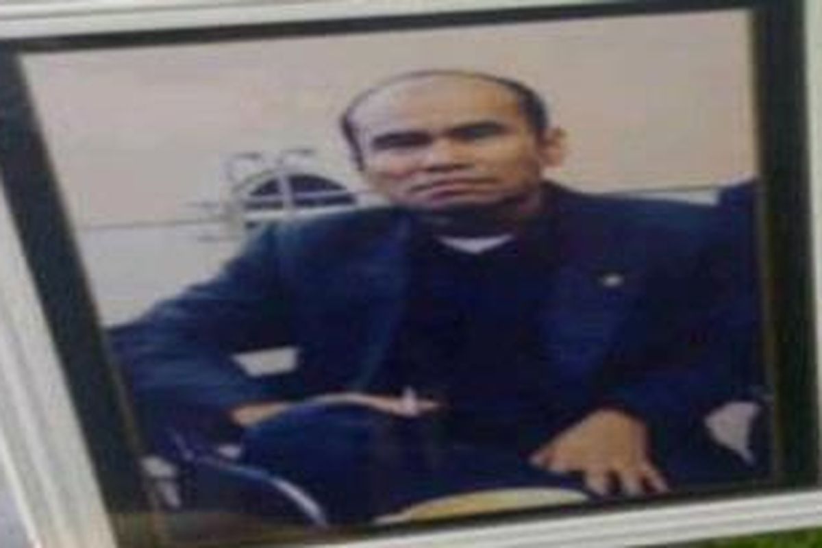 Djuli Elfano (47), wartawan senior TVRI semasa hidup. Djuli tewas setelah ditembak oleh pencuri sepeda motor di depan rumahnya di kawasan Ciputat, Tangerang Selatan, pada Sabtu (17/3/2012).