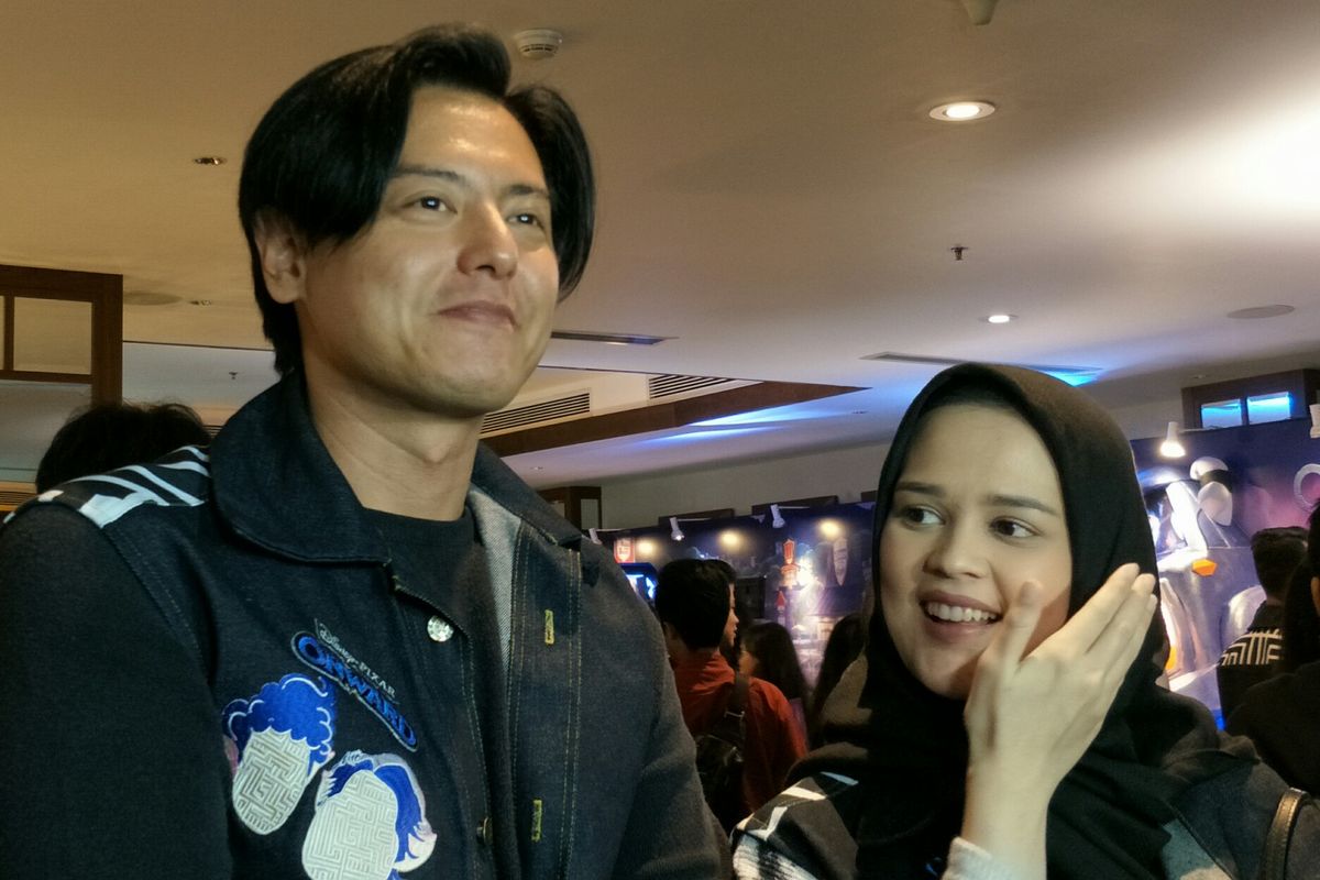Roger Danuarta dan Cut Meyriska saat ditemui di XXI Senayan City, Jakarta Pusat, Kamis (27/2/2020)