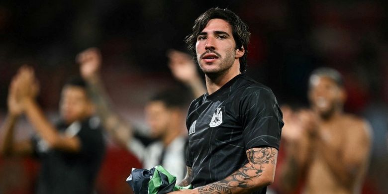Gelandang Newcastle United, Sandro Tonali, saat bermain melawan Nottingham Forest di ajang Piala Liga Inggris pada 28 Agustus 2024.