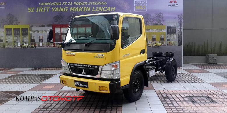 Mitsubishi Colt Diesel mempunyai ciri khas baru, yakni gril dan logo yang kini dilabur krom.