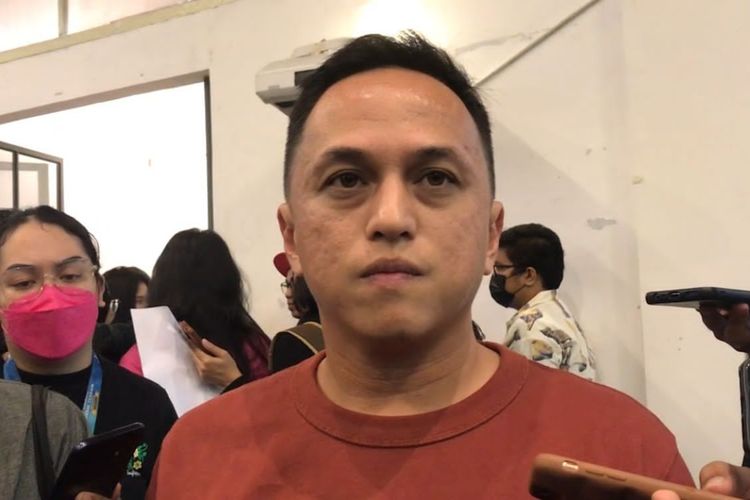 Sekjen Asosiasi Promotor Musik Indonesia (APMI), Emil Mahyudin, saat ditemui di kawasan Blok M, Jakarta Selatan pada Kamis (3/11/2022). 