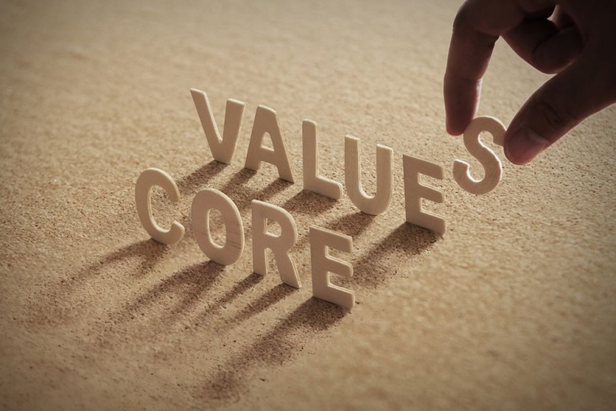 Perusahaan sebaiknya tidak hanya memandang nilai perusahaan atau core values sebagai sesuatu yang baik untuk dimiliki saja, tetapi diterapkan secara nyata. 