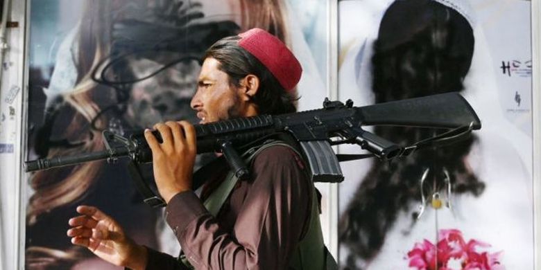 Taliban Rampas Helikopter Black Hawk dan Humvee Peninggalan AS di Afghanistan - Vimarsana News