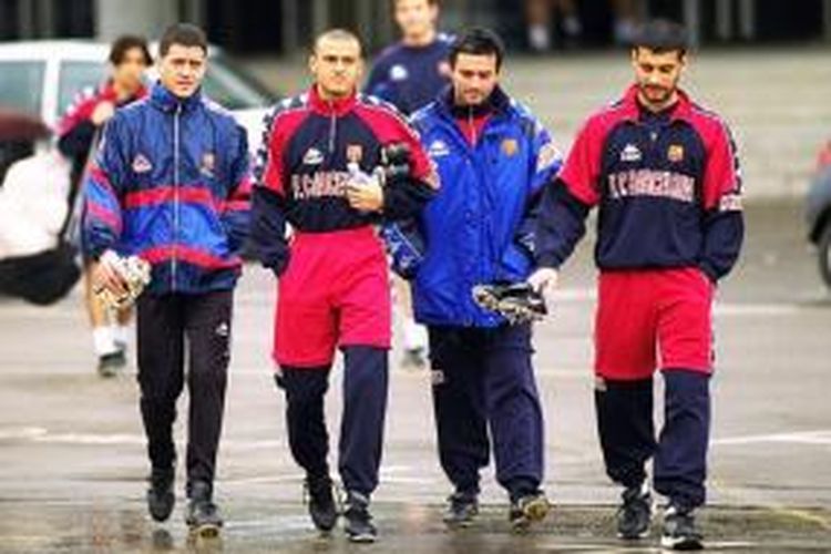 (Dari kiri ke kanan) Juan Carlos Busquets, Luis Enrique, Jose Mourinho dan Pep Guardiola jelang sesi latihan Barcelona pada musim 1996-1997.
