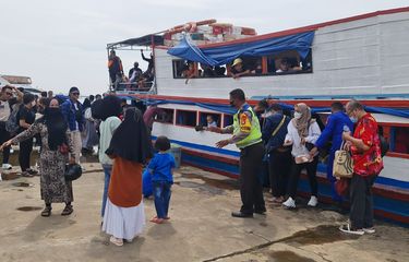 Kemudi Kapal Sempat Bermasalah, 140 Turis Kembali Diberangkatkan ...