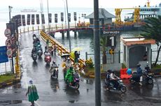 Pelabuhan Ketapang Banyuwangi Dilanda Hujan dan Angin, Aktivitas Penyeberangan Normal