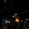 Intip Detik-detik Pelepasan Lampion Waisak di Candi Borobudur