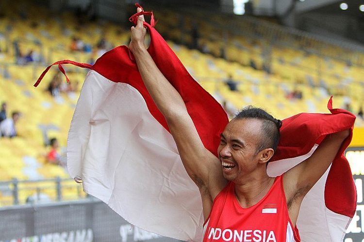 Medali emas Indonesia tersebut dipersembahkan oleh Setiyo Budihartanto di nomor lompat jauh T46/47 putra dengan lompatan terbaik 6,87 meter