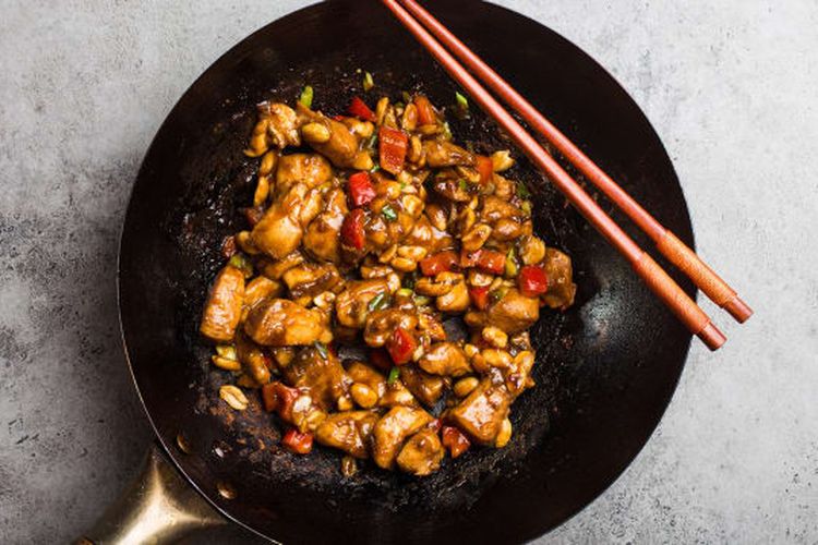 Sajian ayam kungpao, salah satu makanan terbaik khas china.
