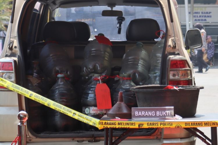 Modal 5 Barcode Milik keluarga, Pria di Pasuruan Timbun Pertalite 250 Liter Per Hari