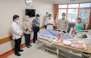 Jokowi Beri Bantuan Rp 100 Juta ke Legenda Bulu Tangkis RI ...