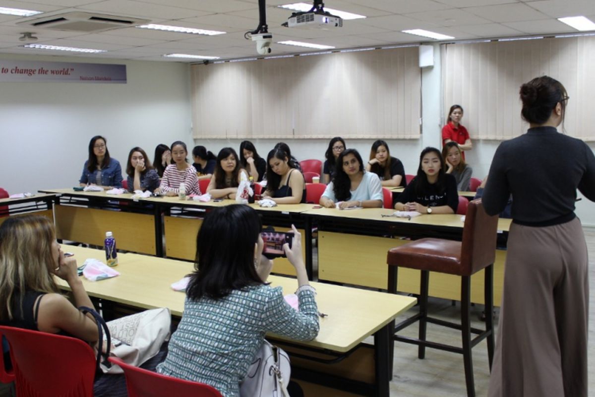 Pendidikan di kampus MDIS, Singapura.