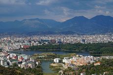 Sejarah Albania, Salah Satu Negara Termiskin di Eropa