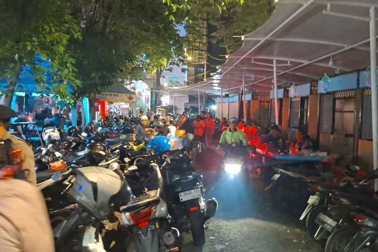 Sulit Cari Parkir, Pengunjung HUT Jakarta Rela Jalan Kaki 1,5 Km ke Bundaran HI