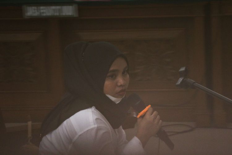 Susi, asisten rumah tangga Ferdy Sambo memberikan keterangan saat menjadi saksi sidang dengan terdakwa kasus pembunuhan berencana Nofriansyah Yosua Hutabarat (Brigadir J), Bharada Richard Eliezer Pudihang Lumiu (Bharada E) di Pengadilan Negeri Jakarta Selatan, Senin (31/10/2022).