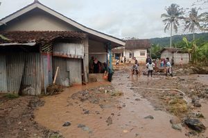 Cuaca Ekstrem Landa Sukabumi, Puluhan Rumah Rusak dan Jembatan Putus