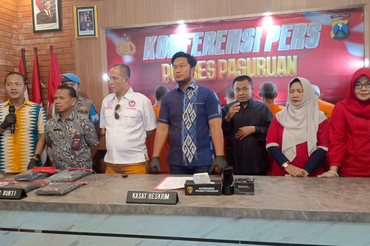 7 tersangka persetubuhan dan pencabulan sudah diamankan di Polres Pasuruan, Jawa Timur, Jumat (25/07/2025).