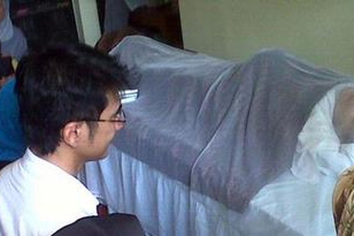 Jenazah mantan pemain dan pelatih Timnas Indonesia Rusdy Bahalwan masih di rumah duka, Senin (8/8/2011) pagi.