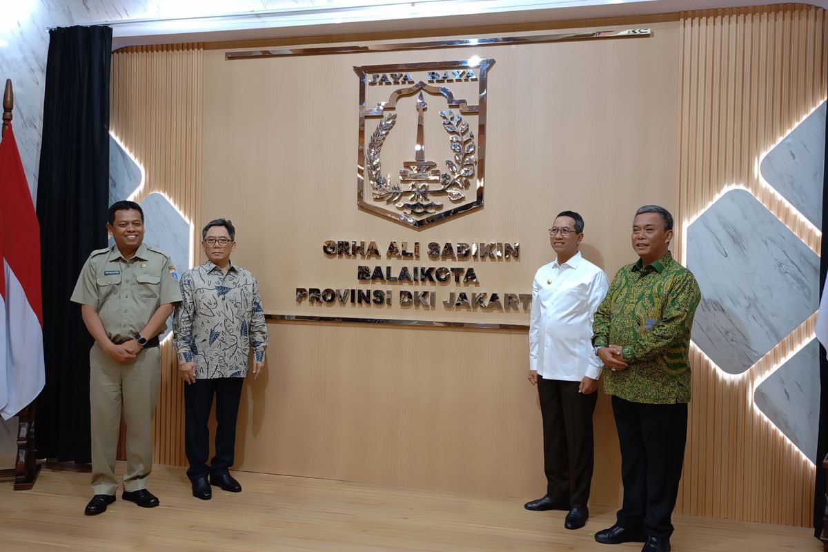 (Kiri ke kanan) Sekda DKI Jakarta Joko Agus Setyono bersama Boy Sadikin, Pj Gubernur DKI Jakarta Heru Budi Hartono dan Ketua DPRD DKI Jakarta Prasetyo Edi Marsudi, Senin (11/12/2023).