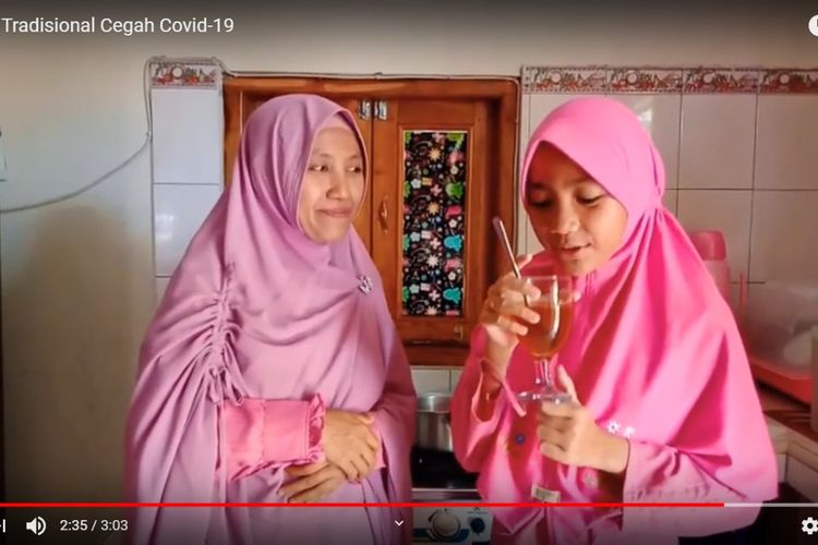 Pengalaman para siswa Kelas VI SDN Gumilir 06 Cilacap, Jawa Tengah, di antaranya dengan membuat vlog atau video sebagai bentuk laporan tugas dari guru.