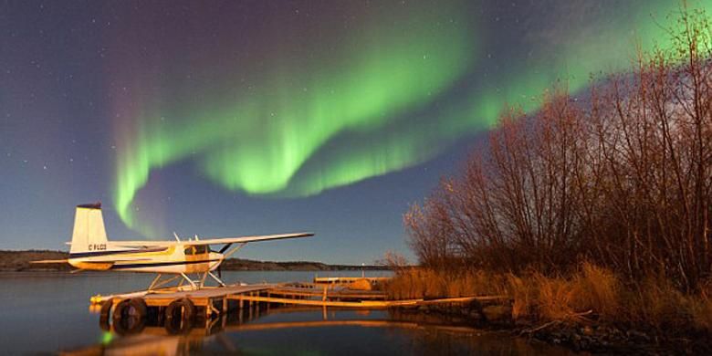 Northern Lights atau yang lebih dikenal dengan Aurora Borealis didaulat menjadi pemandangan terbaik dari udara