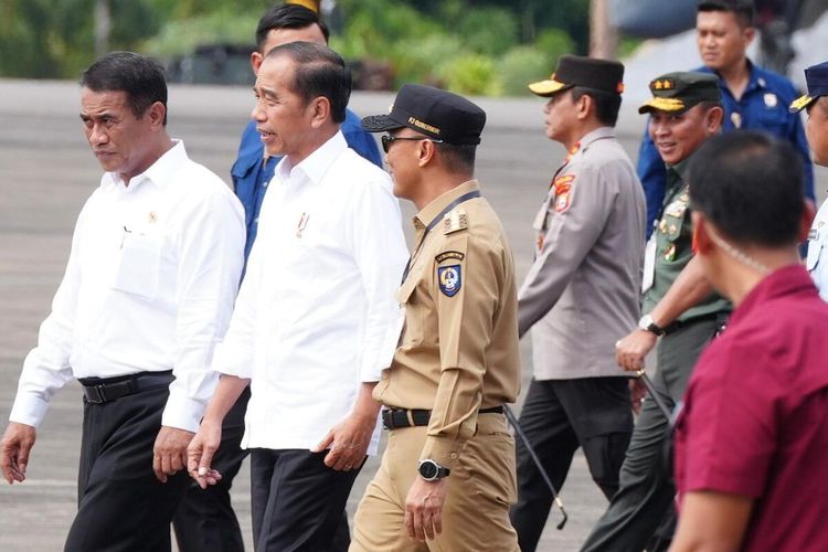 Presiden Joko Widodo (Jokowi) melakukan kunjungan kerja selama 2 hari di Provinsi Sulawesi Selatan, mulai Kamis (4/7/2024) hingga Jumat (5/7/2024).