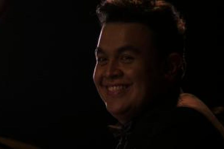 Vokalis bersuara merdu sekaligus pencipta lagu Muhammad Tulus Rusydi (27) menggelar konser tunggal berjudul Gajah di Balai Kartini, Jakarta Selatan, Selasa (2/12/2014) malam. Tulus menyanyikan lagu-lagu dari album Tulus (2013) dan Gajah (2014).