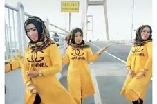 Indonesia's TikTok Trio Admits Suramadu Bridge Stunt, Gets Traffic Ticket from East Java Police