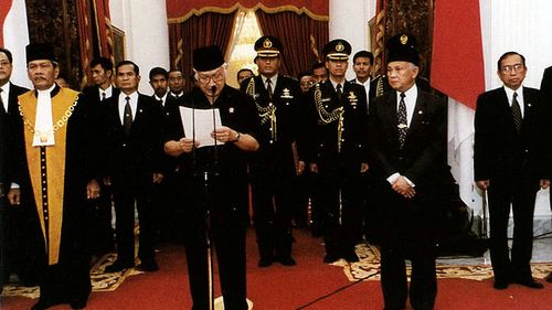 Siklus Sejarah: Memastikan Tak Ada Prahara Pemilu 2024 