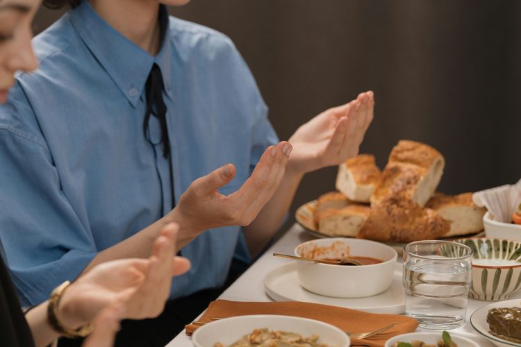 Waktu Buka Puasa Ramadhan 2026 di Jakarta Hari Ini 11 Maret